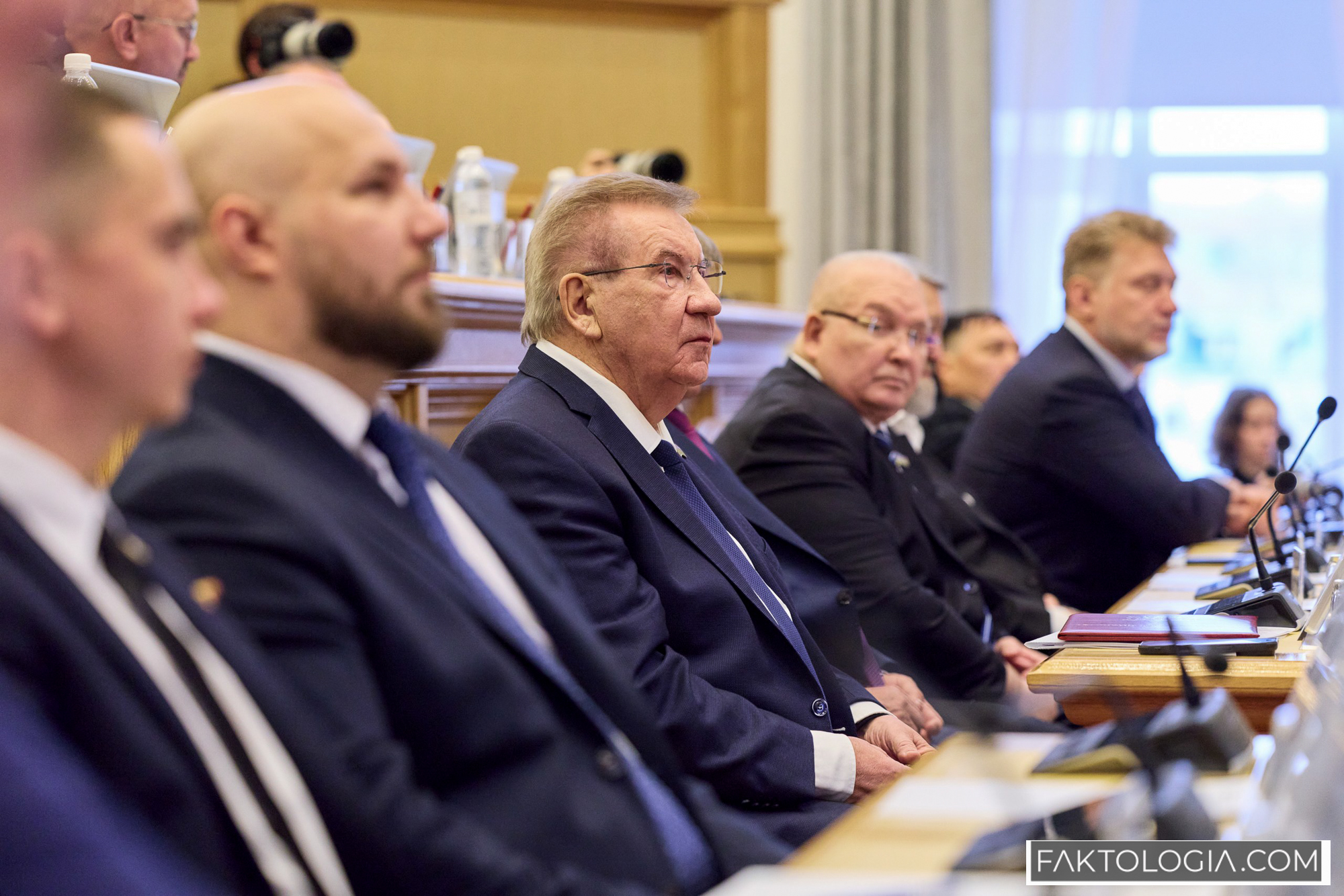 Новый созыв думы ХМАО открылся рекордным дефицитом