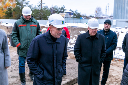 Глава Сургутского района проинспектировал КОС в Федоровском: готовность объекта составляет 70%