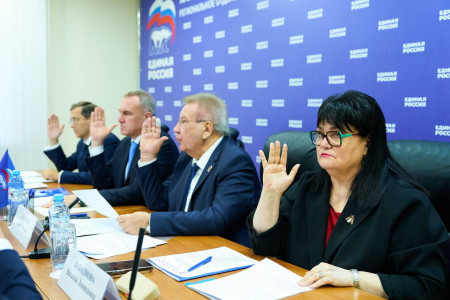 Мандат губернатора Кухарука в думе ХМАО достался ставленнице «Лукойла»
